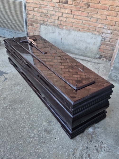 ataud arca brillante madera negro 44x186x44(65) 1u